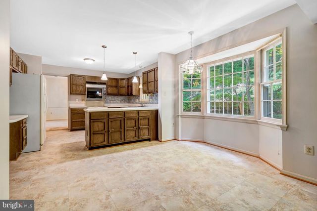 2008 MASON HILL DR, Alexandria, VA 22307