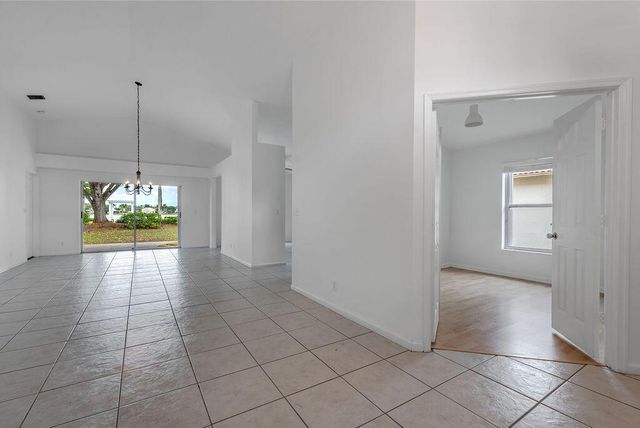 1975 Oak Berry Circle, Wellington, FL 33414