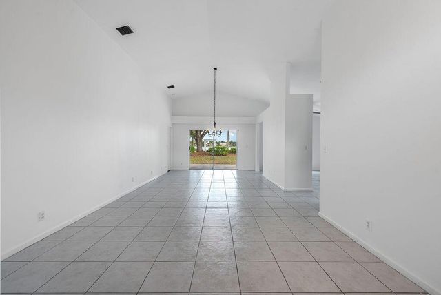 1975 Oak Berry Circle, Wellington, FL 33414