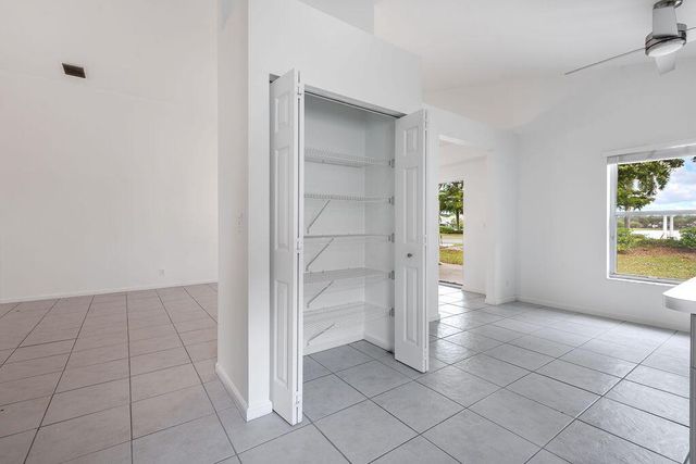 1975 Oak Berry Circle, Wellington, FL 33414