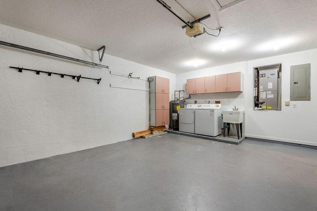 1975 Oak Berry Circle, Wellington, FL 33414