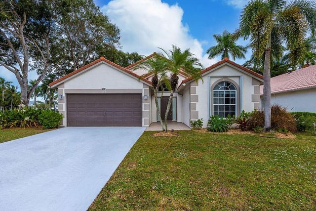 1975 Oak Berry Circle, Wellington, FL 33414