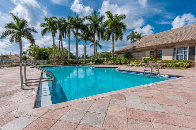 1975 Oak Berry Circle, Wellington, FL 33414