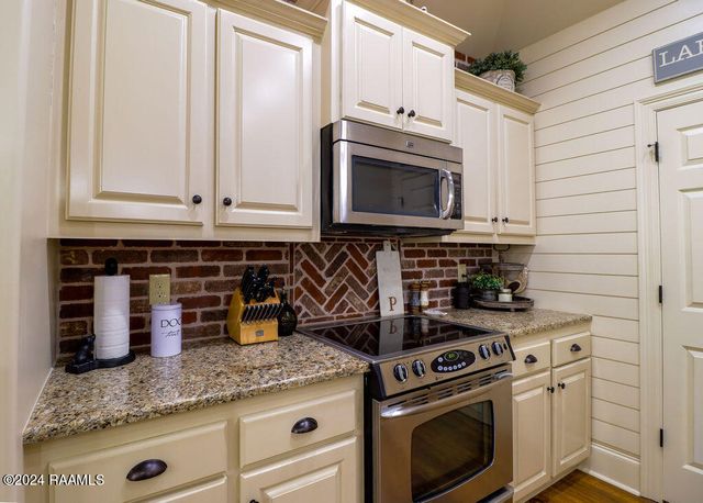 228 Crenshaw Drive, Lafayette, LA 70508