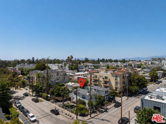 11241 Peach Grove Street, North Hollywood (los Angeles), CA 91601