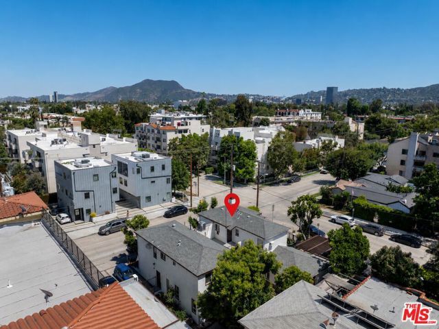 11241 Peach Grove Street, North Hollywood (los Angeles), CA 91601