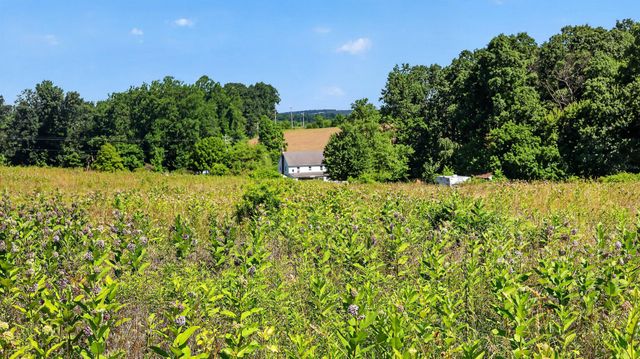 8042 BOBS RD, Felton, PA 17322