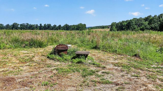 8042 BOBS RD, Felton, PA 17322