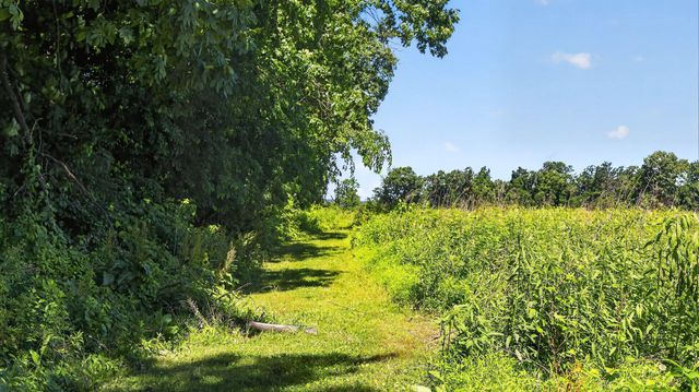 8042 BOBS RD, Felton, PA 17322