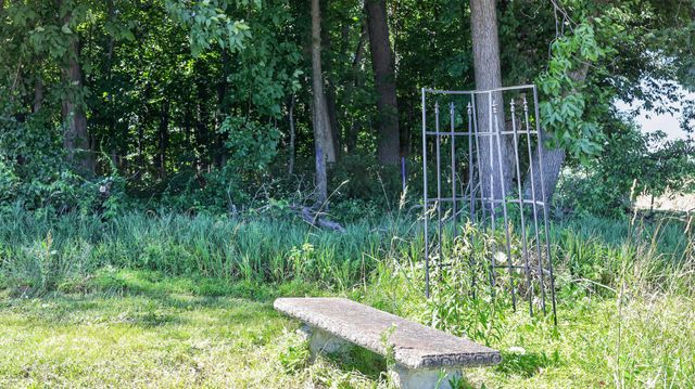 8042 BOBS RD, Felton, PA 17322