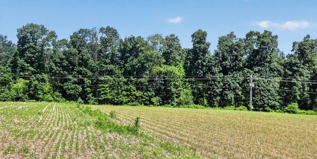 8042 BOBS RD, Felton, PA 17322