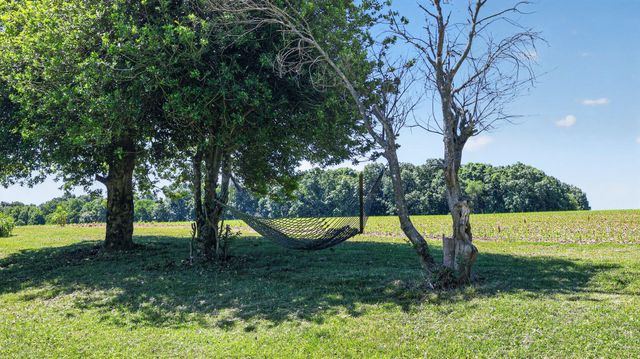 8042 BOBS RD, Felton, PA 17322