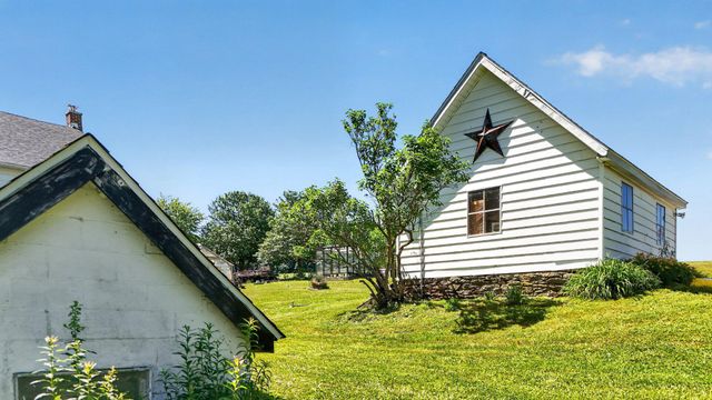 8042 BOBS RD, Felton, PA 17322