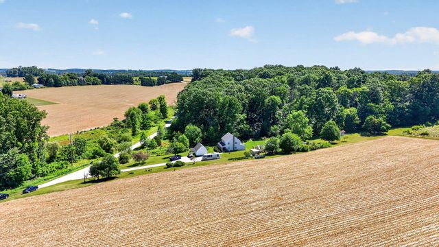 8042 BOBS RD, Felton, PA 17322