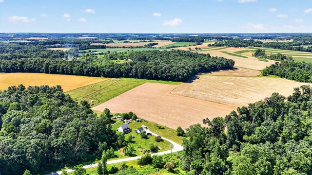 8042 BOBS RD, Felton, PA 17322