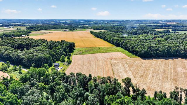 8042 BOBS RD, Felton, PA 17322