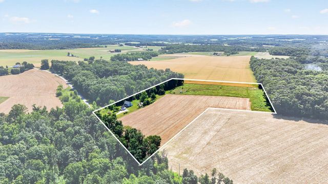 8042 BOBS RD, Felton, PA 17322