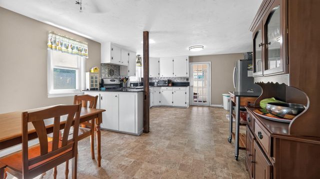 8042 BOBS RD, Felton, PA 17322