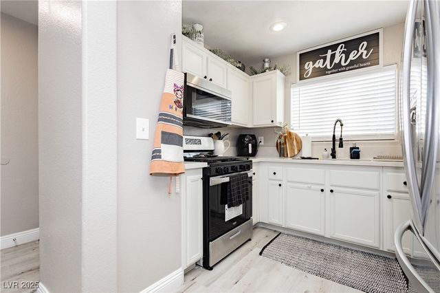 4774 Valleyside Avenue, Las Vegas, NV 89115