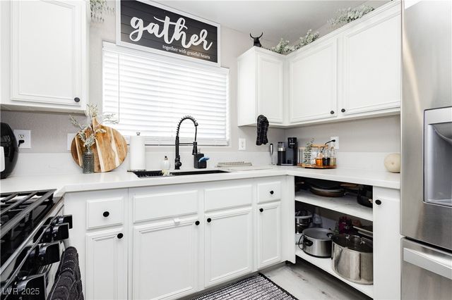 4774 Valleyside Avenue, Las Vegas, NV 89115