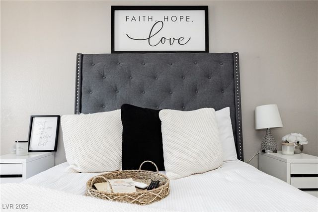 4774 Valleyside Avenue, Las Vegas, NV 89115