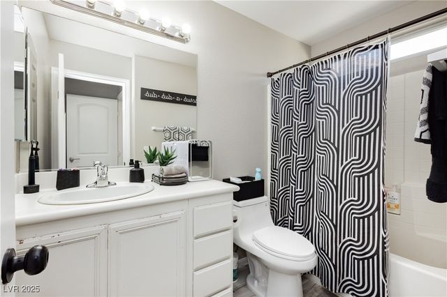 4774 Valleyside Avenue, Las Vegas, NV 89115