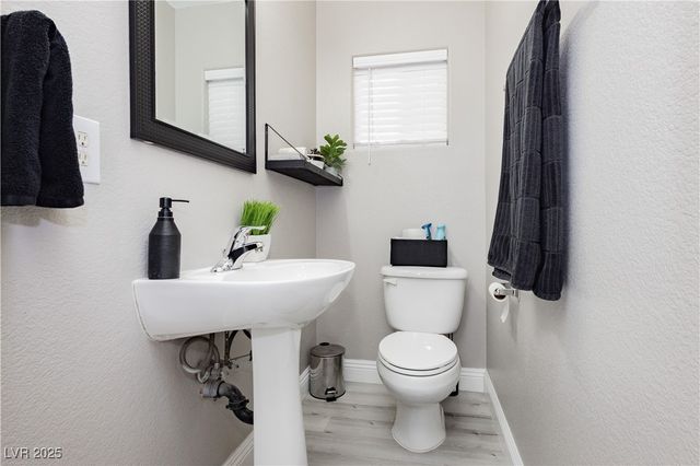 4774 Valleyside Avenue, Las Vegas, NV 89115