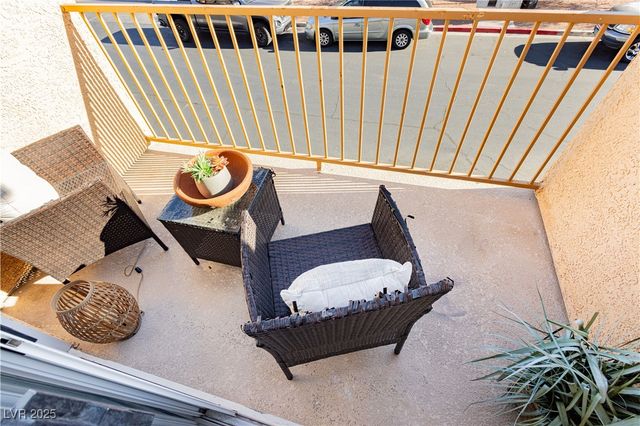 4774 Valleyside Avenue, Las Vegas, NV 89115