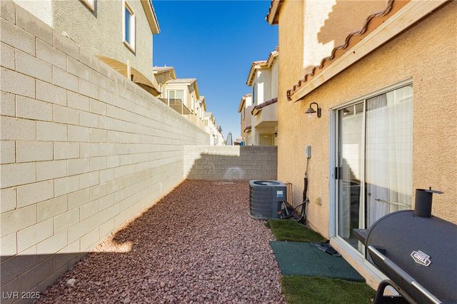 4774 Valleyside Avenue, Las Vegas, NV 89115