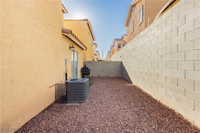 4774 Valleyside Avenue, Las Vegas, NV 89115