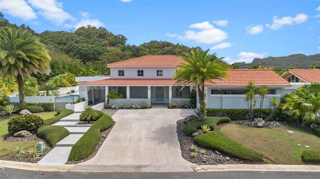 Image 1 of property listing at 530 CAMINO DE GUILLARTE, Dorado, Pr, PR 00646