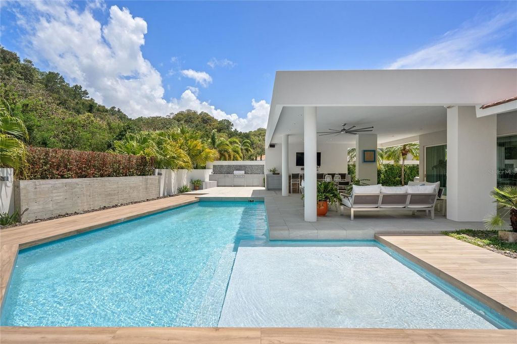 Image 44 of property listing at 530 CAMINO DE GUILLARTE, Dorado, Pr, PR 00646