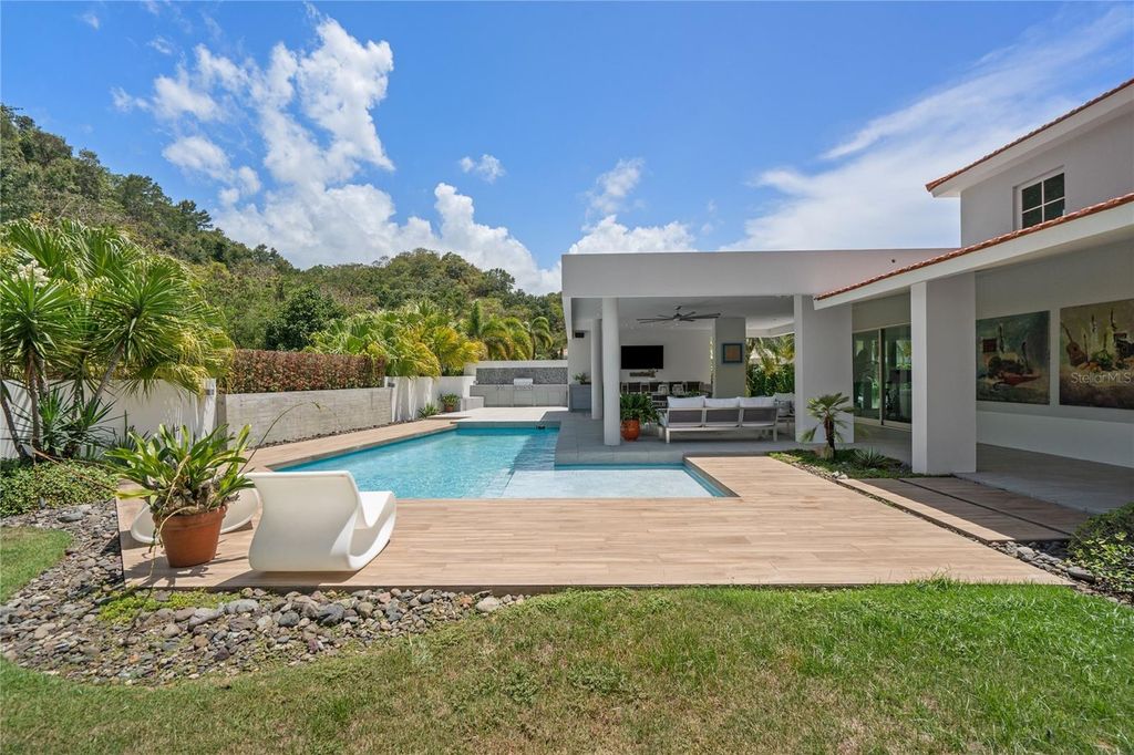 Image 46 of property listing at 530 CAMINO DE GUILLARTE, Dorado, Pr, PR 00646