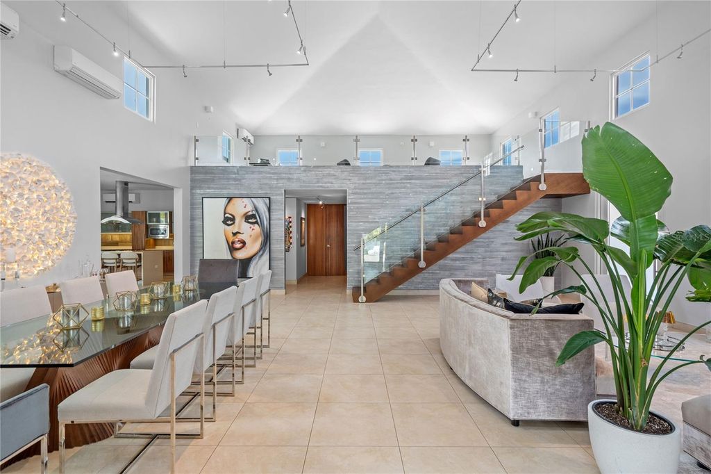 Image 6 of property listing at 530 CAMINO DE GUILLARTE, Dorado, Pr, PR 00646