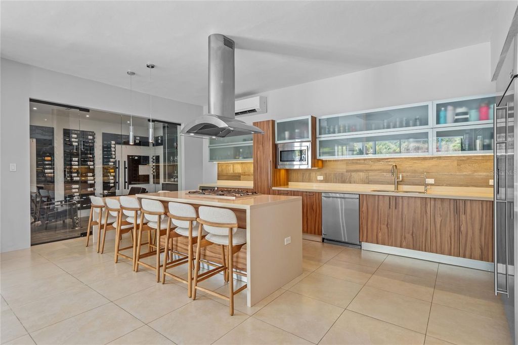 Image 8 of property listing at 530 CAMINO DE GUILLARTE, Dorado, Pr, PR 00646