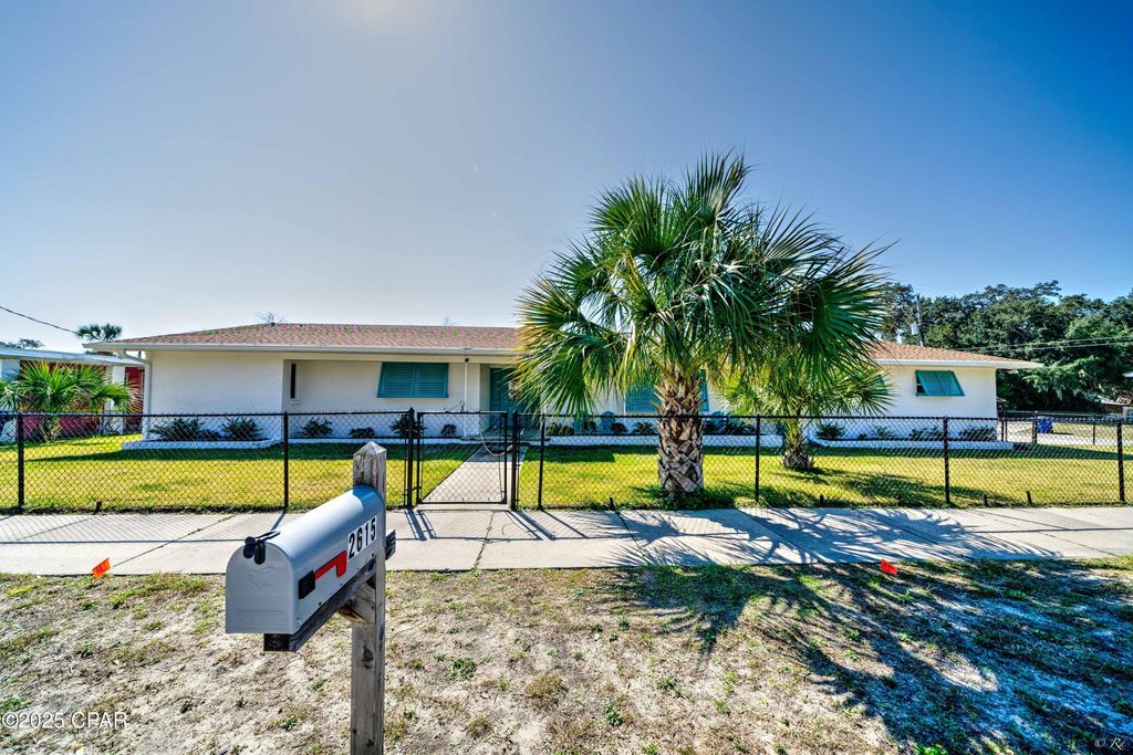 2615 W 11th Street, Panama City, FL 32401