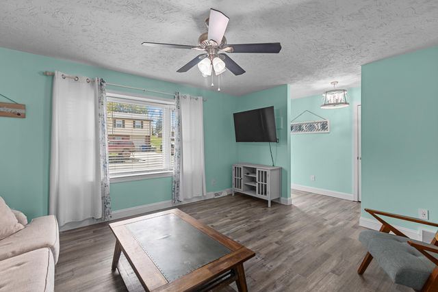 28 Churchill Drive, Winchester, KY 40391