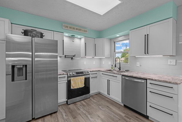 28 Churchill Drive, Winchester, KY 40391