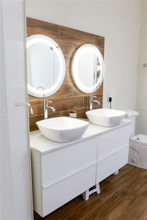 Image 12 of property listing at 4207 FLORA VISTA DRIVE, Orlando, FL 32837