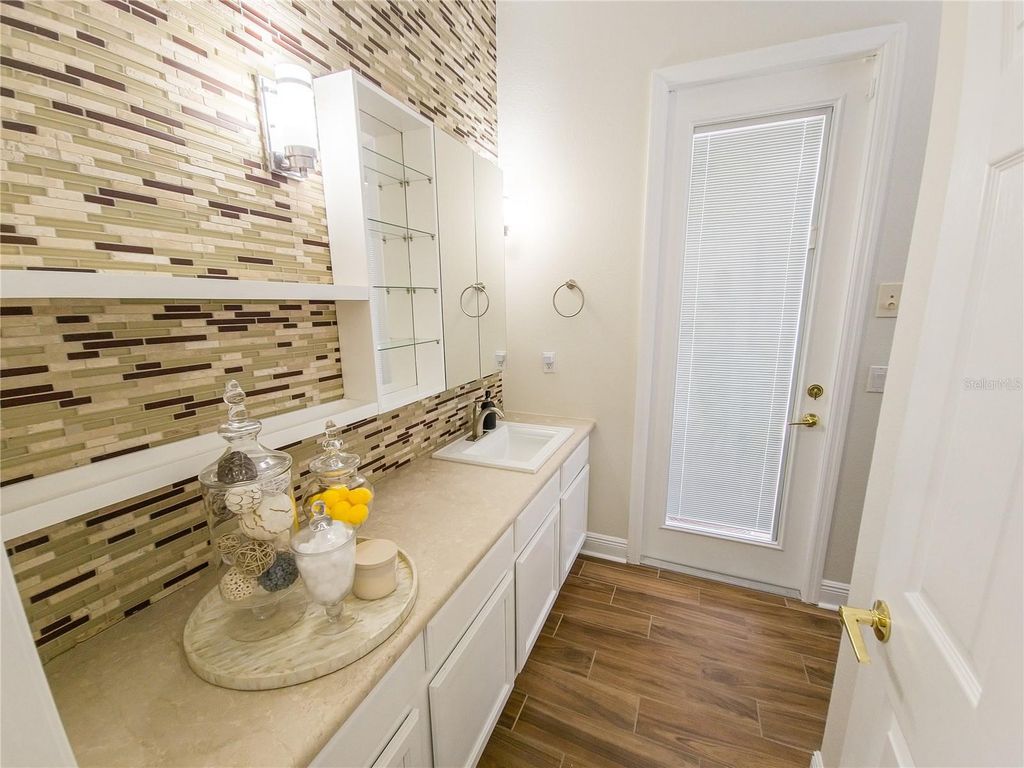 Image 22 of property listing at 4207 FLORA VISTA DRIVE, Orlando, FL 32837