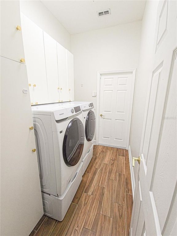 Image 24 of property listing at 4207 FLORA VISTA DRIVE, Orlando, FL 32837