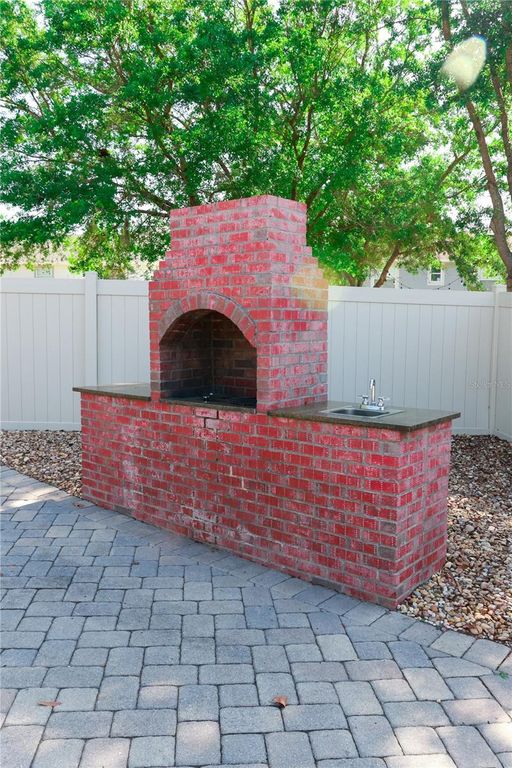 Image 4 of property listing at 4207 FLORA VISTA DRIVE, Orlando, FL 32837