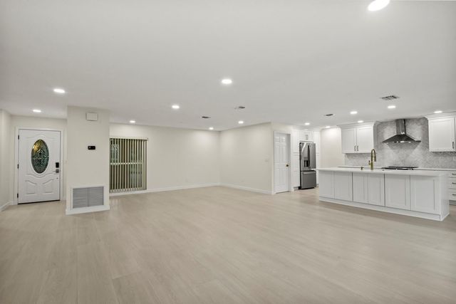 2703 LANCASTER DRIVE, Sun City Center, FL 33573