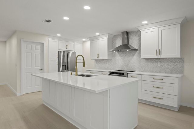2703 LANCASTER DRIVE, Sun City Center, FL 33573