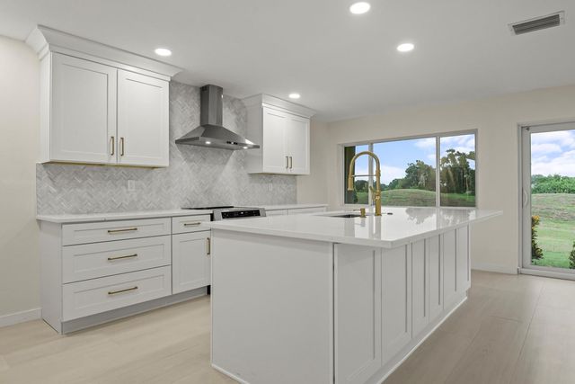 2703 LANCASTER DRIVE, Sun City Center, FL 33573