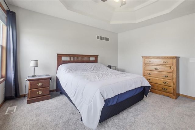 11131 N Lewis Avenue, Kansas City, MO 64157