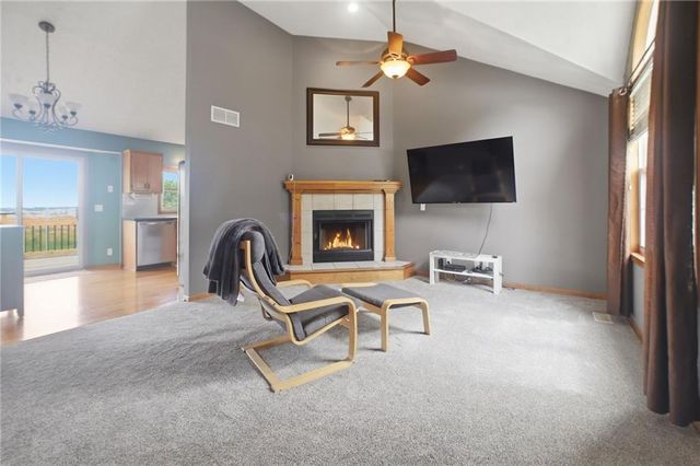 11131 N Lewis Avenue, Kansas City, MO 64157