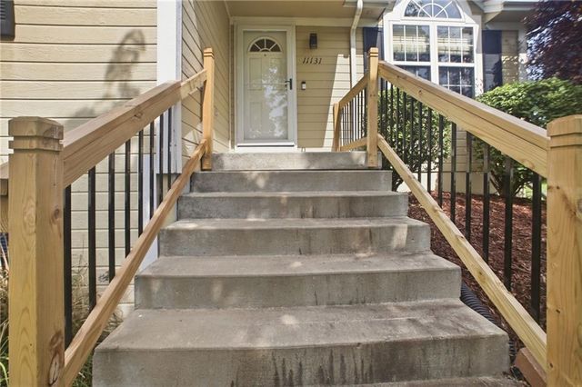 11131 N Lewis Avenue, Kansas City, MO 64157