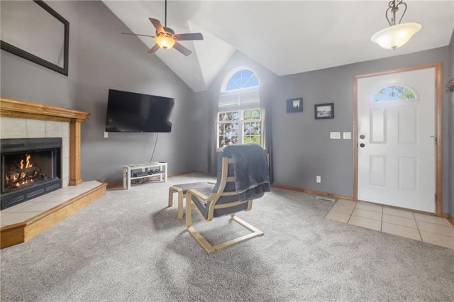 11131 N Lewis Avenue, Kansas City, MO 64157