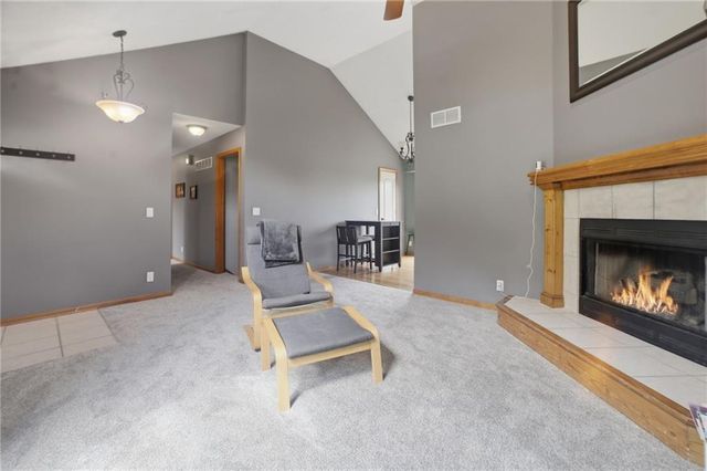 11131 N Lewis Avenue, Kansas City, MO 64157